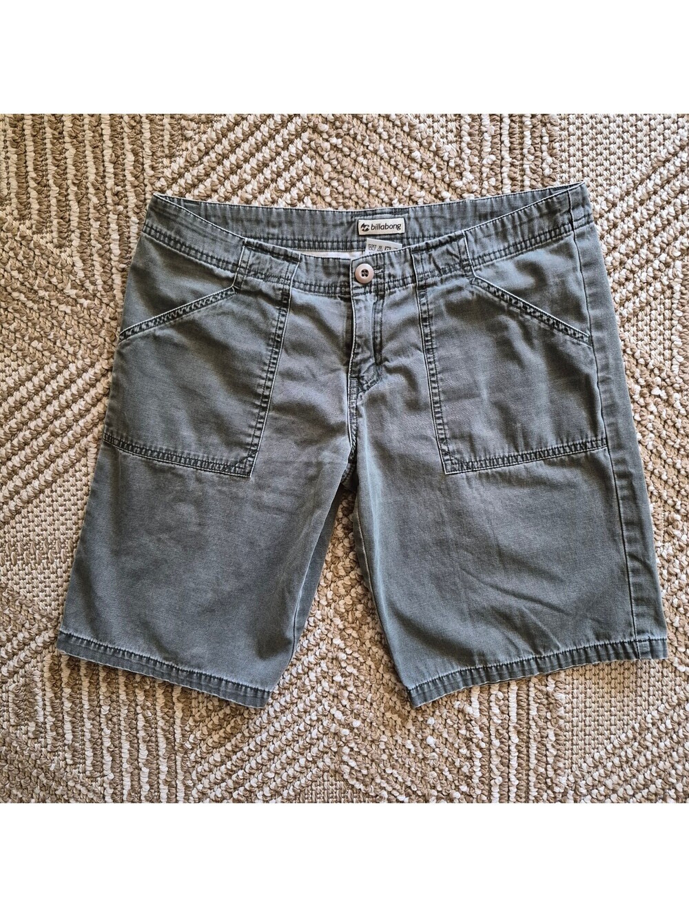 Vintage 90's Y2K Low Rise Billabong Army Green Utility Shorts 7